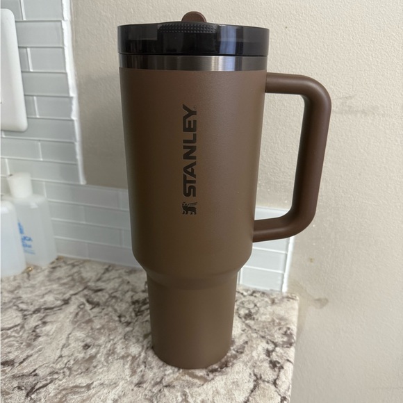 Stanley Quencher Protour 40 oz (Espresso) - Picture 1 of 4